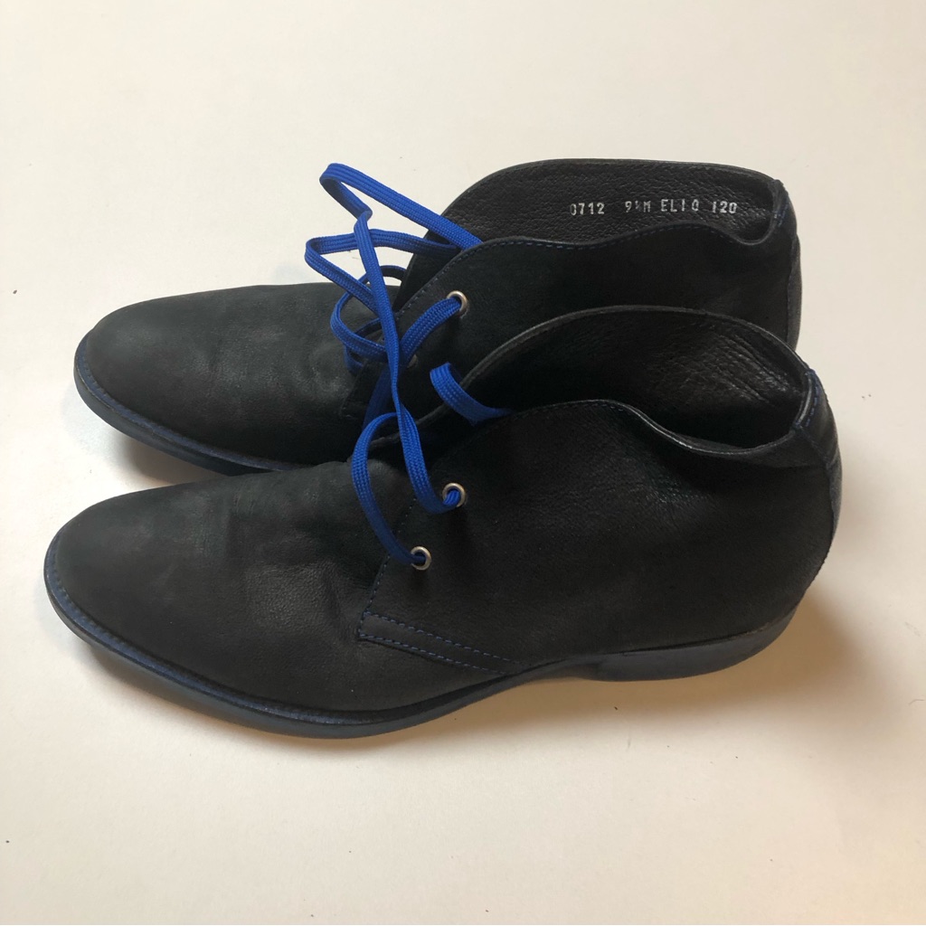 Donald J. Pliner Black Leather Chukka Boots With Blue Laces